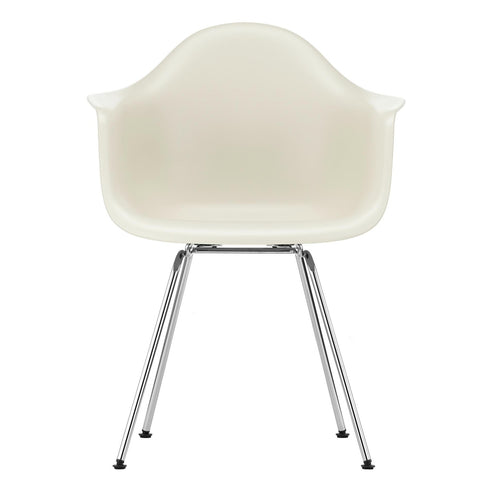 Cadeira de Braços em Plástico Eames DAX / Base Cromada
